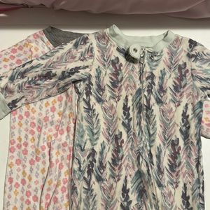 Set of two 6-9M zippies